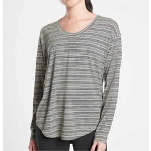 Beautiful soft Athleta Cloudlight Stratus Striped Top 1X GOOD CONDITION